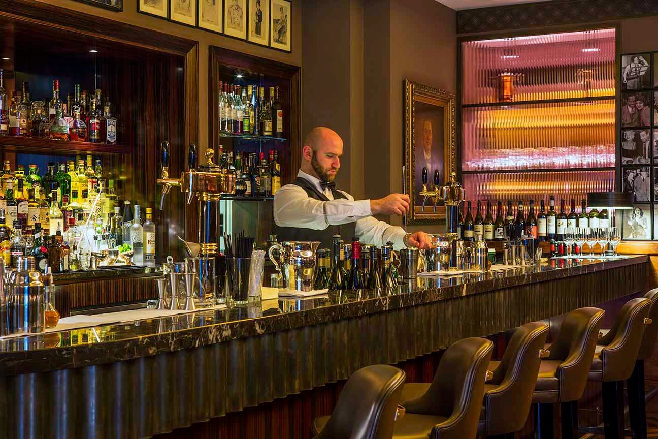 Mẫu quầy bar inox đẹp
